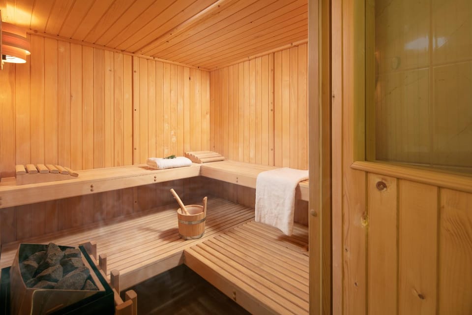Bed, Sauna, Photo of the whole room, Bedroom