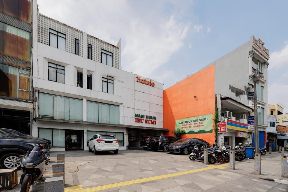 Facade/entrance