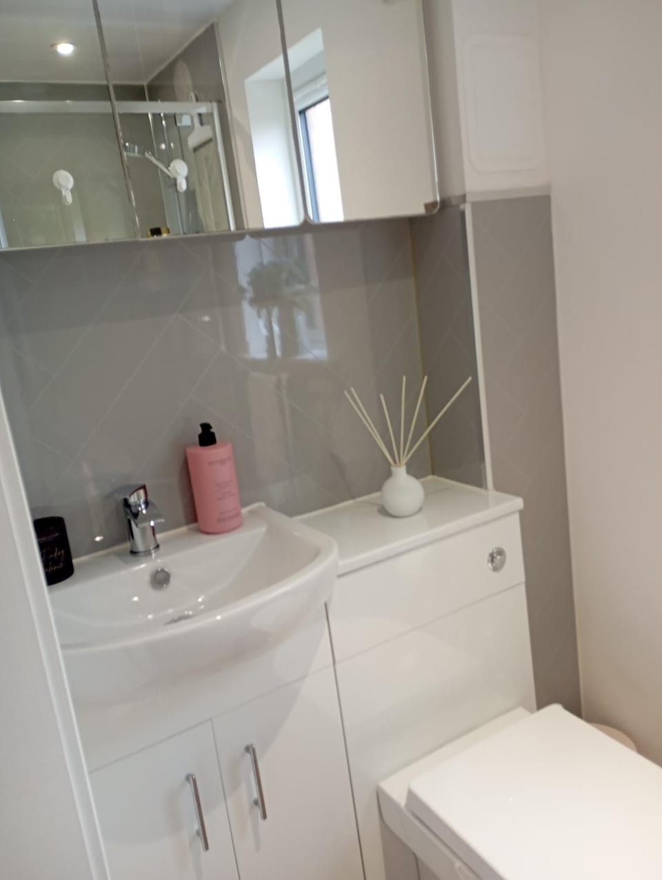En-suite double room with private entrance Vacation rental in Edinburgh