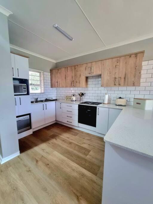 Kitchen or kitchenette, dishwasher, minibar, pet friendly, stove, toaster
