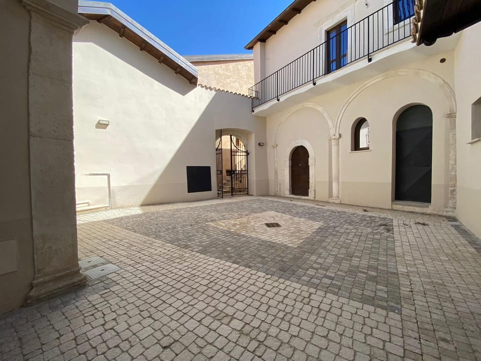 Property building, Inner courtyard view