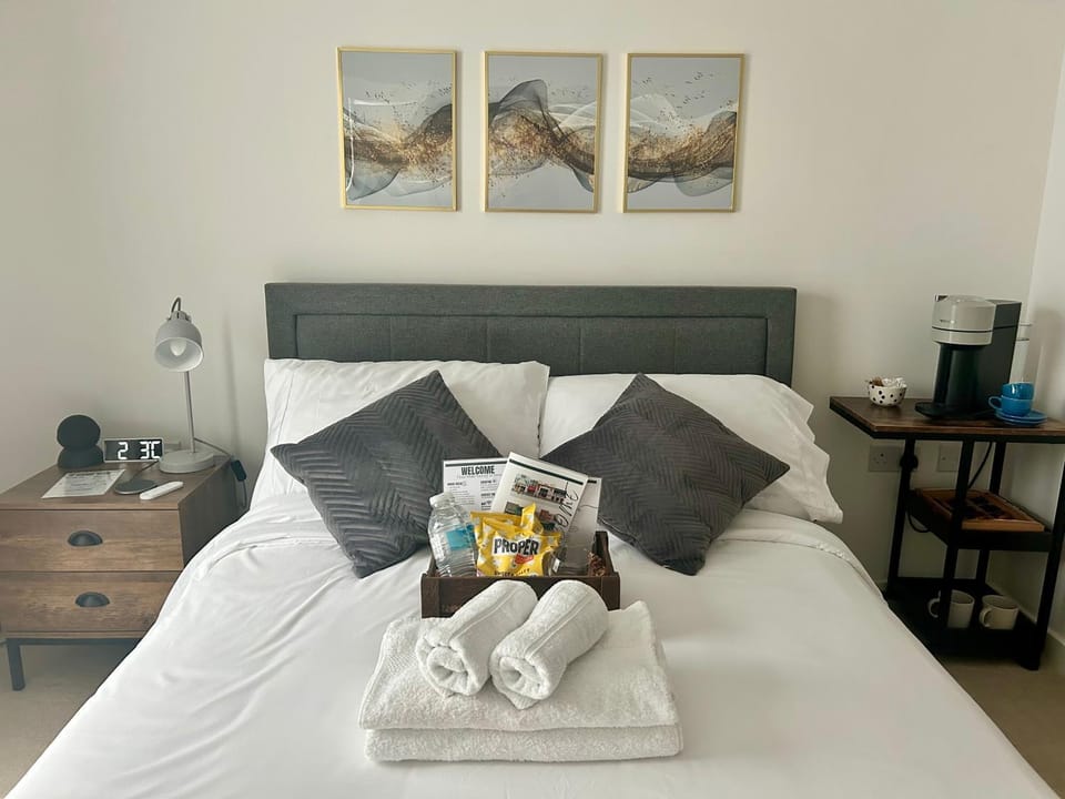 Bed, Coffee/tea facilities, Bedroom, towels