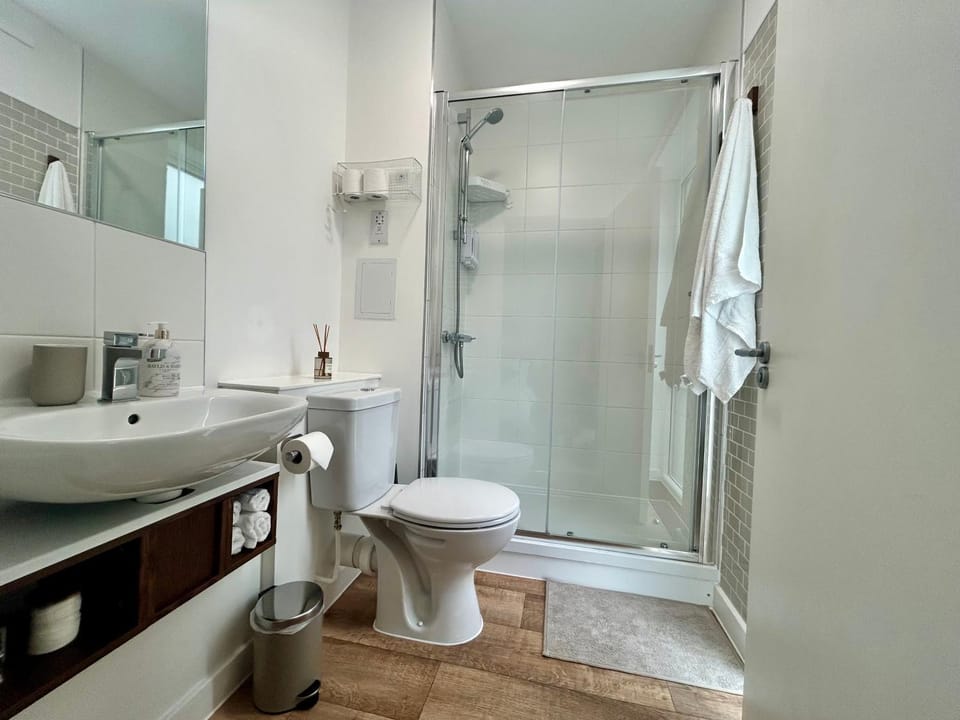 Shower, Toilet, Bathroom