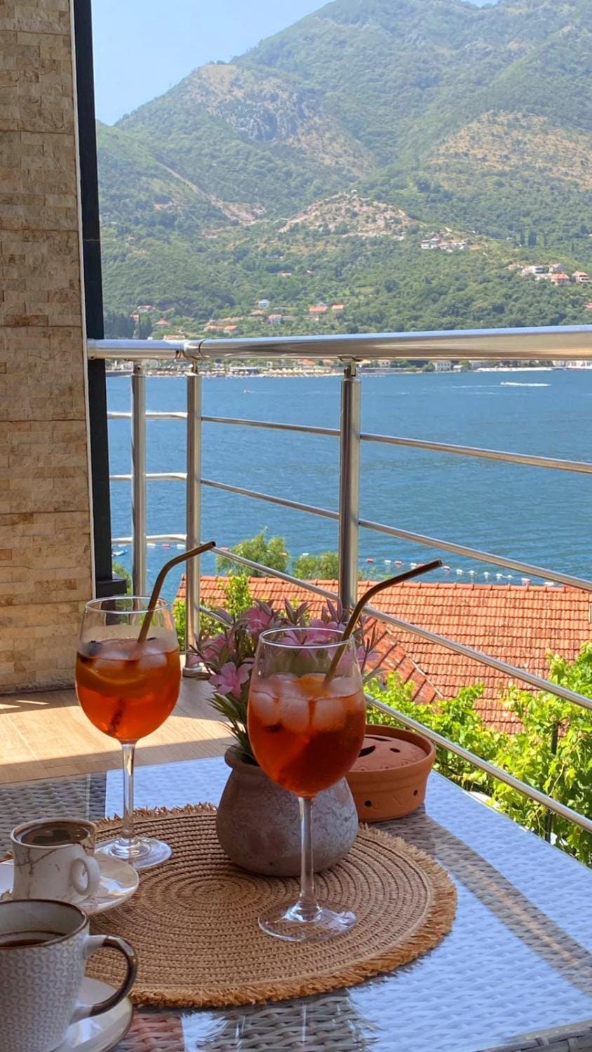 Natural landscape, View (from property/room), Balcony/Terrace, Mountain view, Sea view