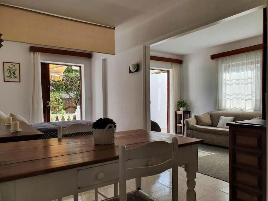 Apartamento Luminoso con Patio y Jardín Apartment in Puerto de la Cruz