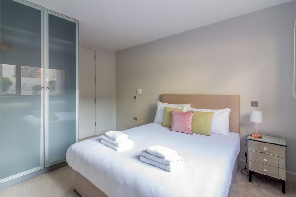 GuestReady - Stylish Living on Baggot Street Apartment in Dublin
