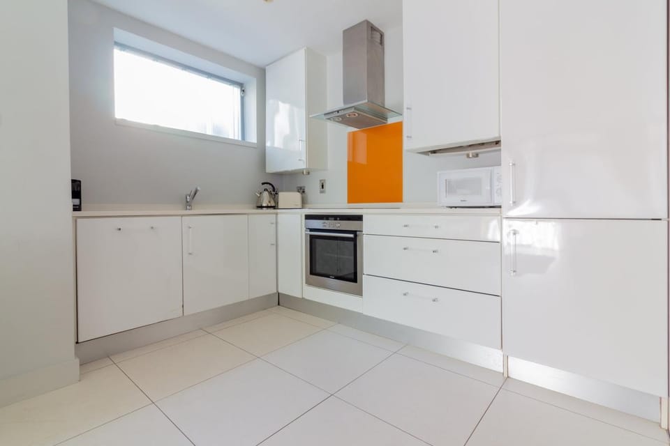GuestReady - Stylish Living on Baggot Street Apartment in Dublin