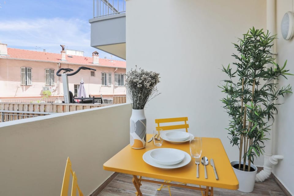 Studio Nocturnelle - Welkeys Apartment in Antibes