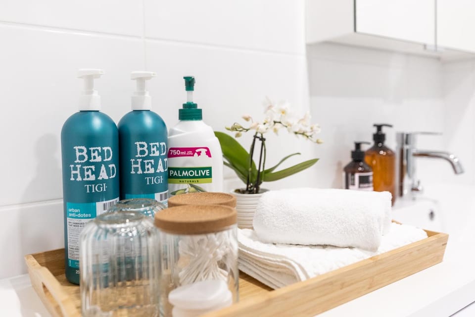 Bathroom, towels