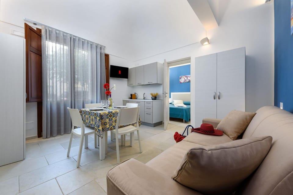Kitchen or kitchenette, Living room, Dining area, stove