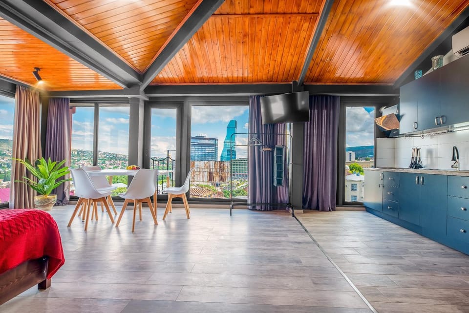 View (from property/room), Kitchen or kitchenette, Dining area