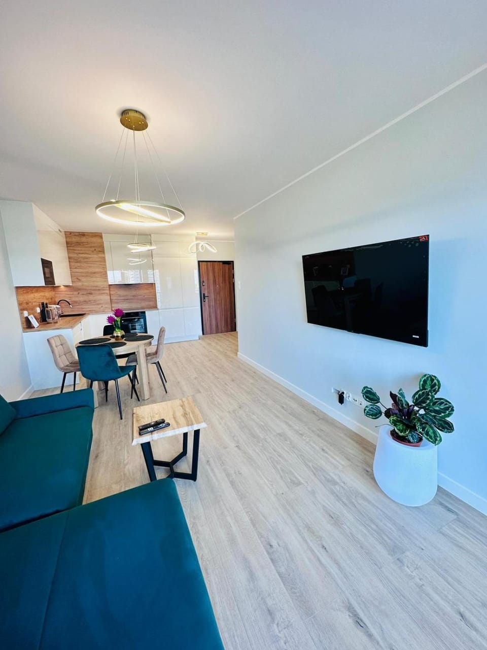 Kitchen or kitchenette, Living room