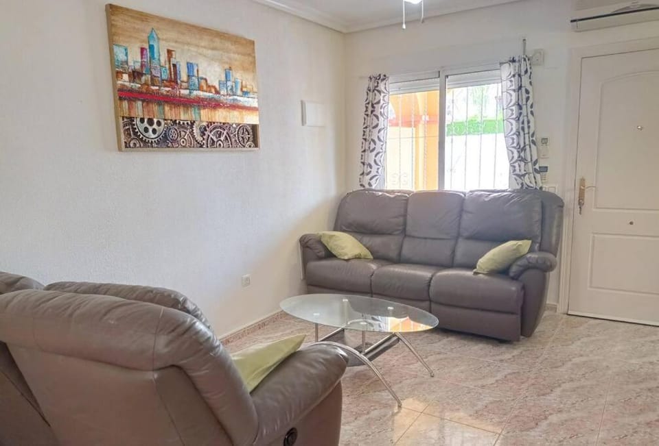 Holiday home + private car park House in Vega Baja del Segura