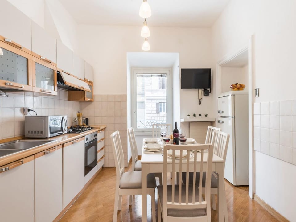 TV and multimedia, Kitchen or kitchenette, Living room, Dining area, dishwasher, minibar, pet friendly, stove, toaster