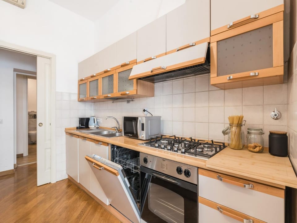 Kitchen or kitchenette, dishwasher, minibar, pet friendly, stove, toaster