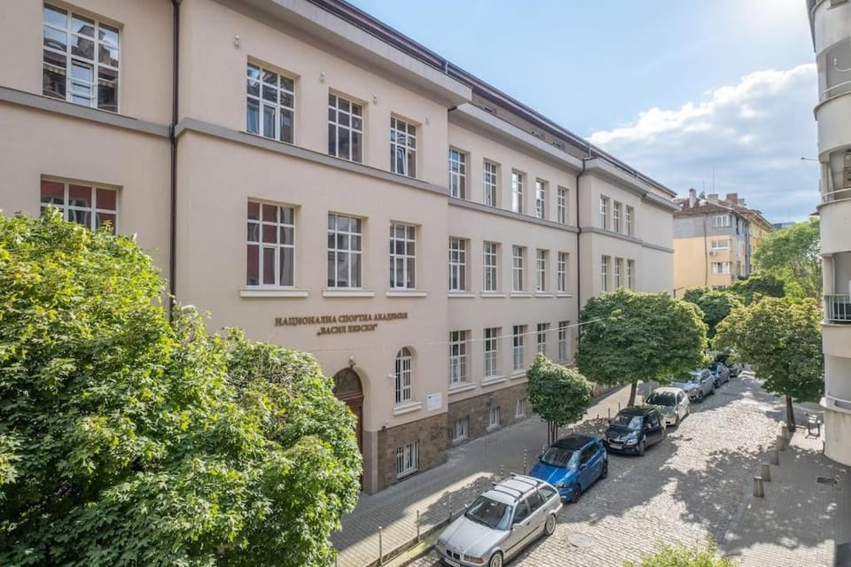 Gorgeous 2 BDRM fully equipped flat, TOP location Apartment in Sofia