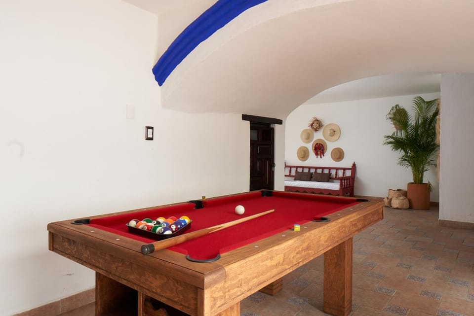 Billiard, Game Room, Decorative detail