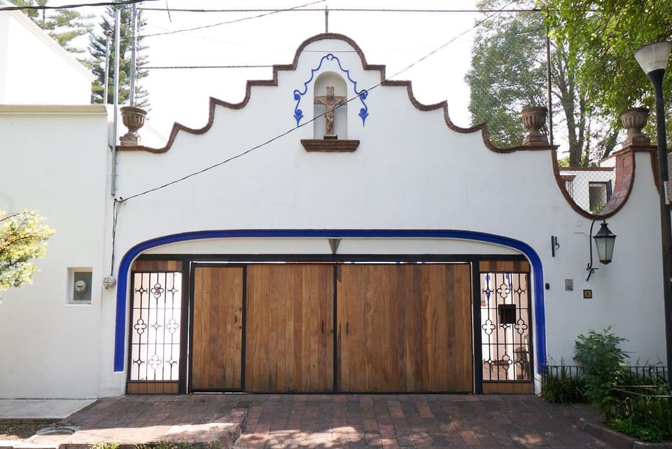 Property building, Facade/entrance, Off site