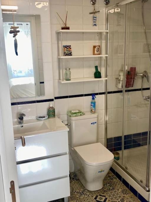Shower, Bathroom, towels