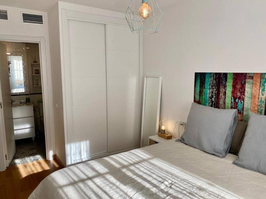 Bed, Photo of the whole room, Bedroom, wardrobe