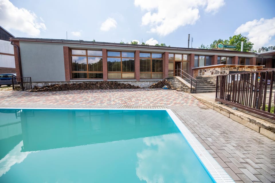 Property building, Pool view