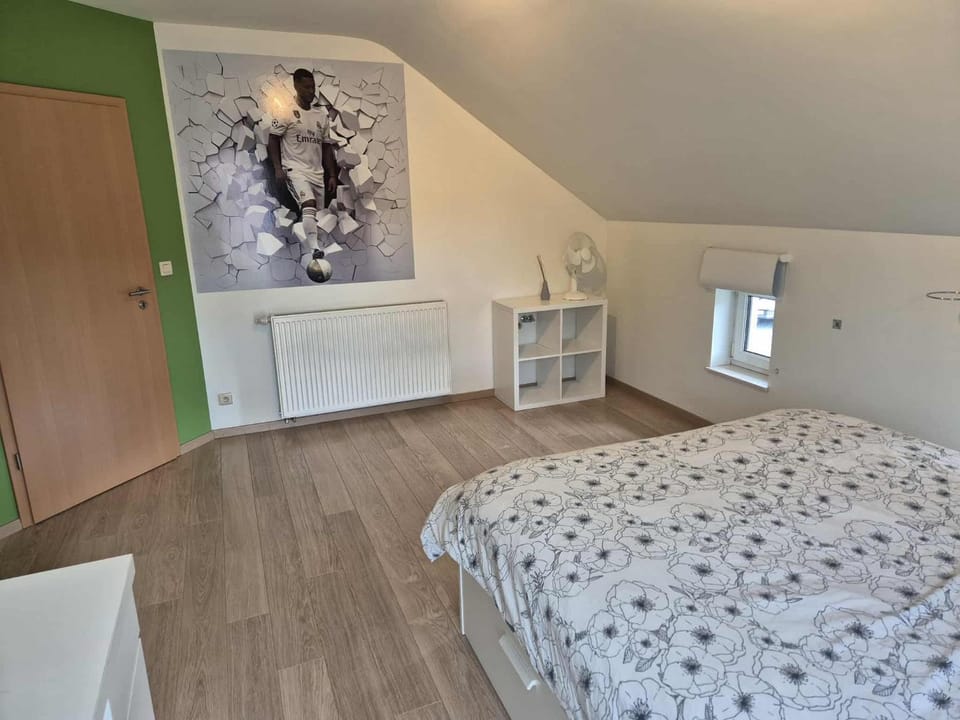 Chambre proche du circuit Vacation rental in Wallonia, Belgium