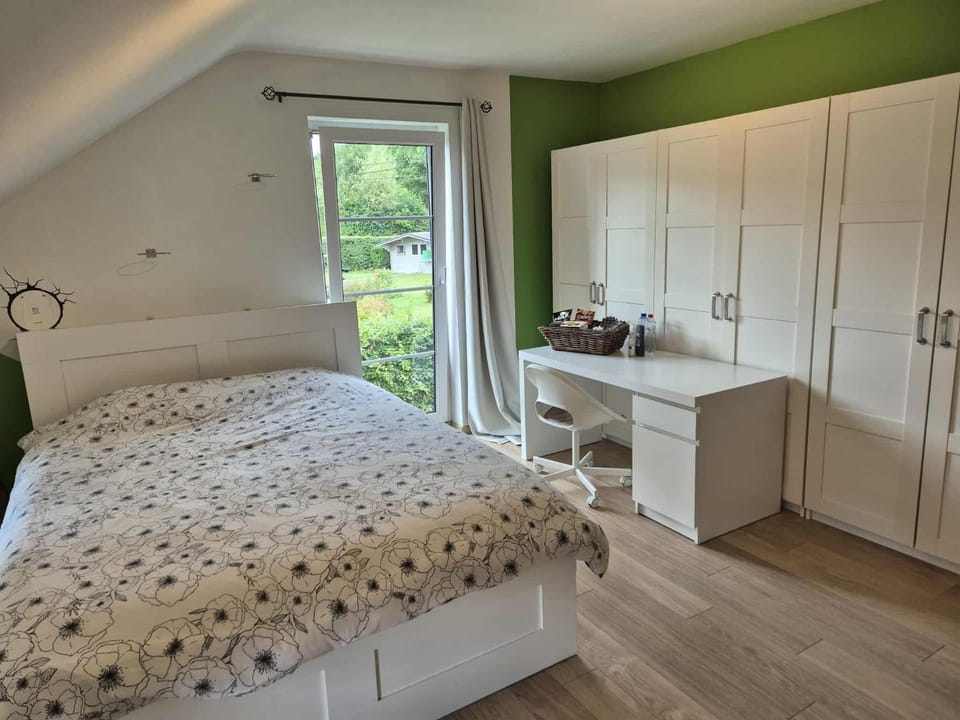 Chambre proche du circuit Vacation rental in Wallonia, Belgium
