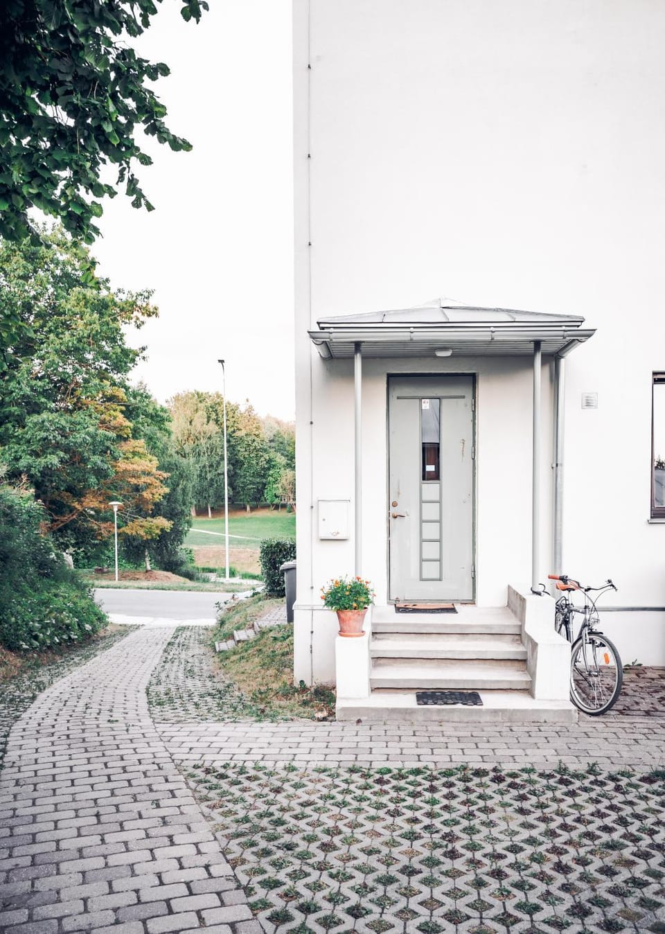 Property building, Garden view, Street view