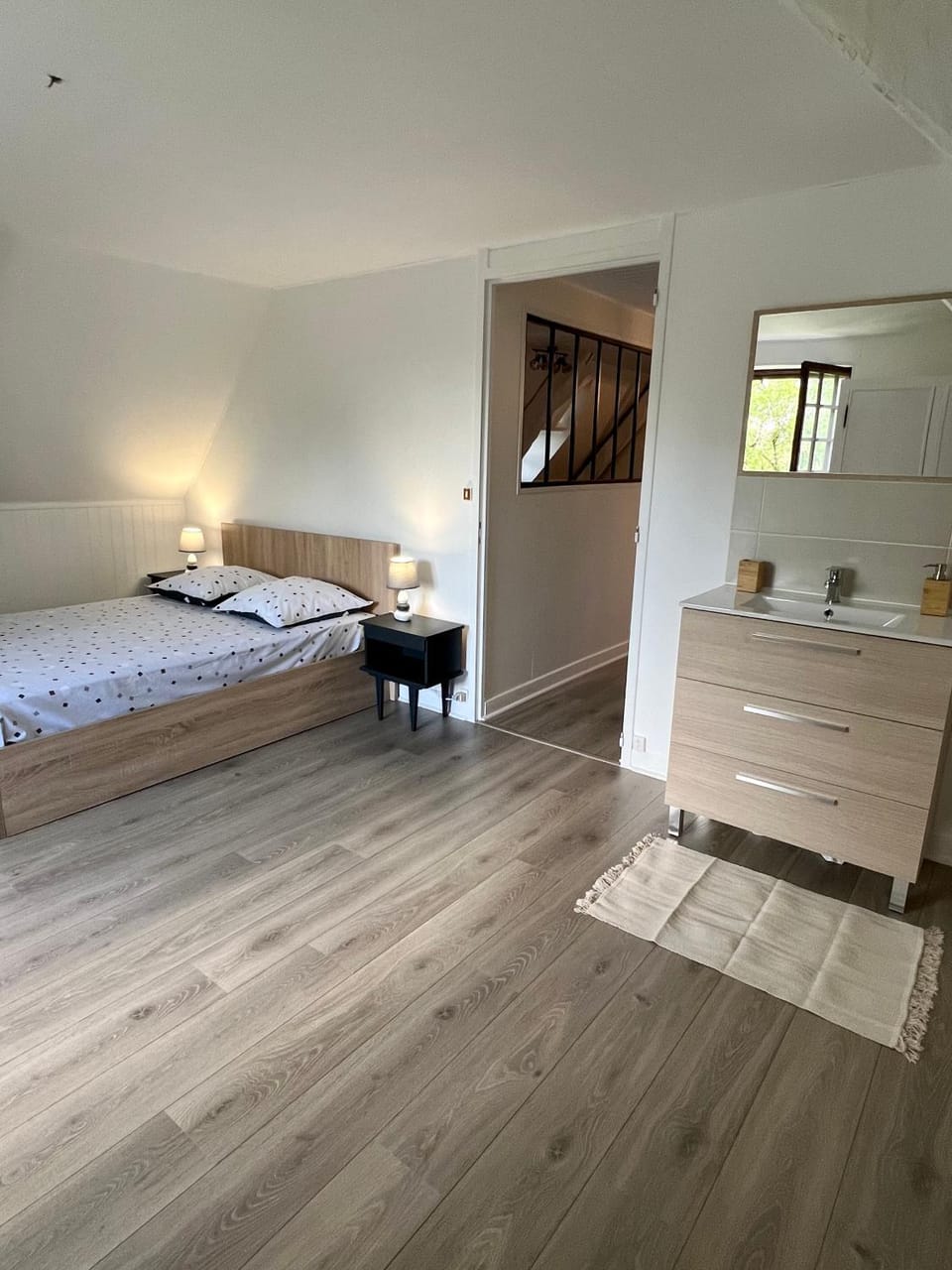 Photo of the whole room
