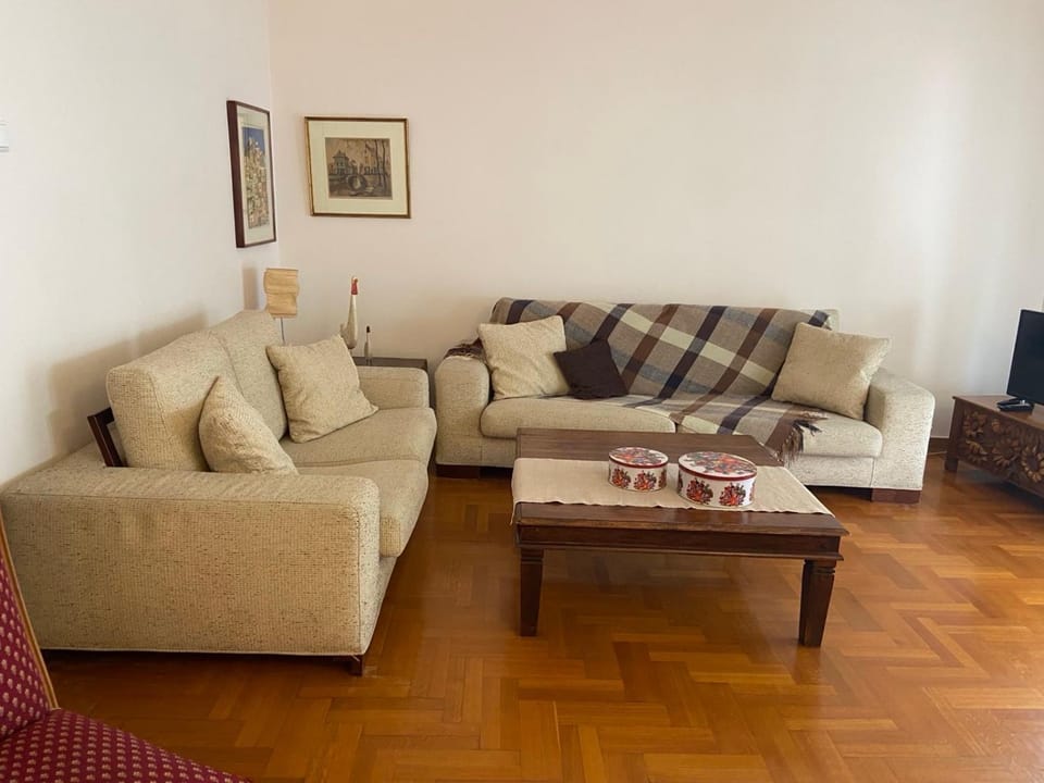 TV and multimedia, Seating area