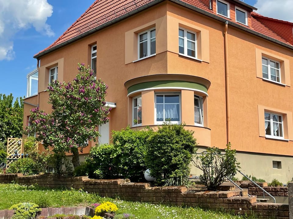 Property building, Spring, Garden