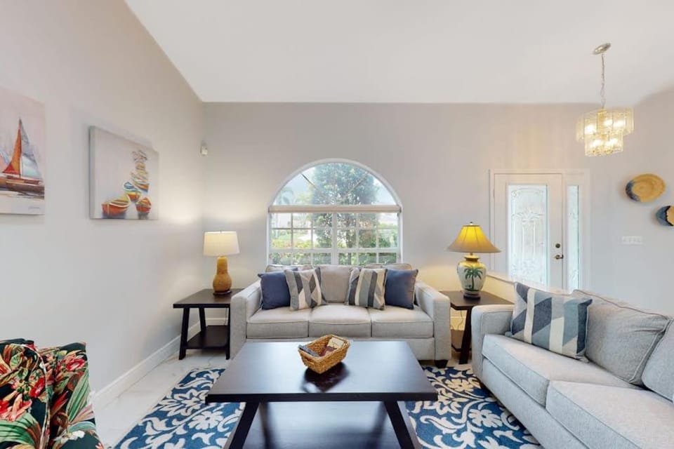Piccadilly Place House in Collier County