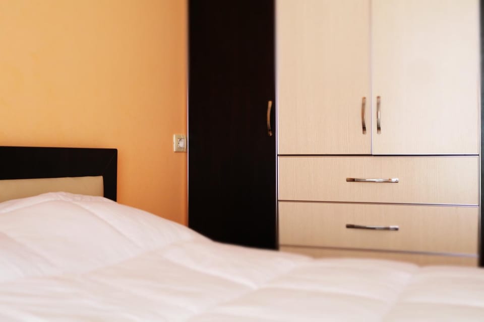 Bedroom, wardrobe