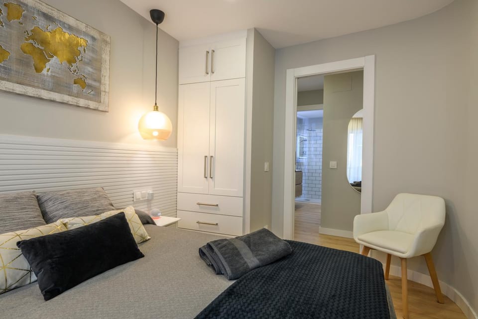 Bed, Bedroom