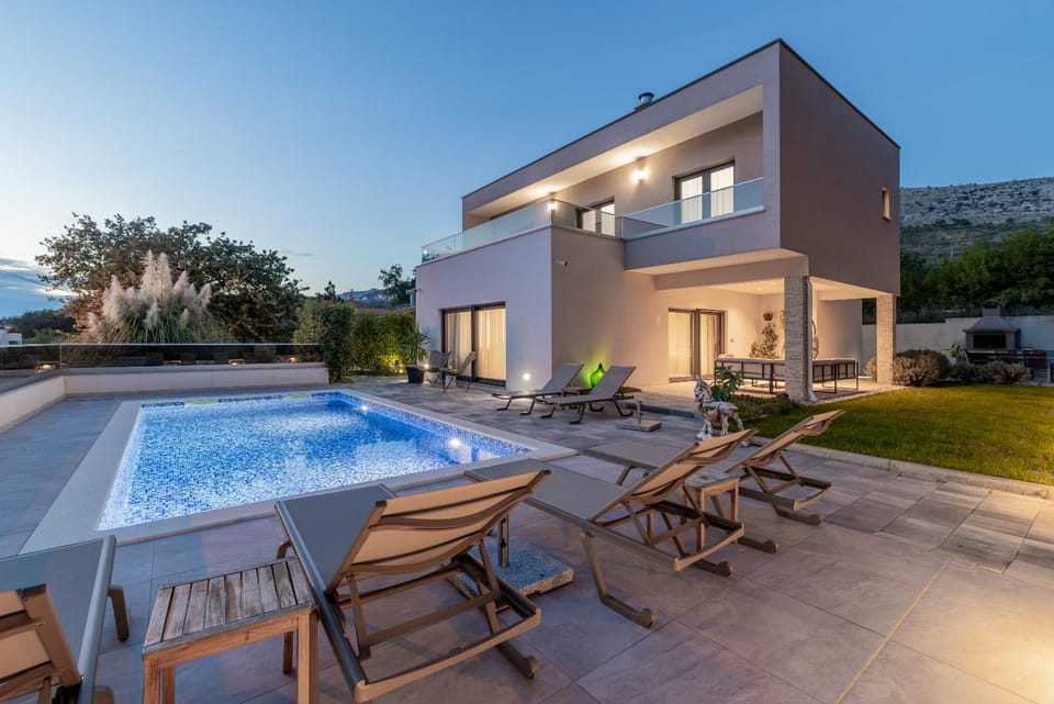 Luxury Villa Oriolus, heated pool, sauna, Split Villa in Split-Dalmatia County