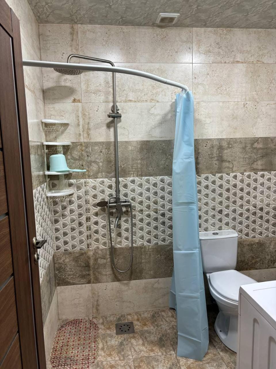 Shower, Toilet