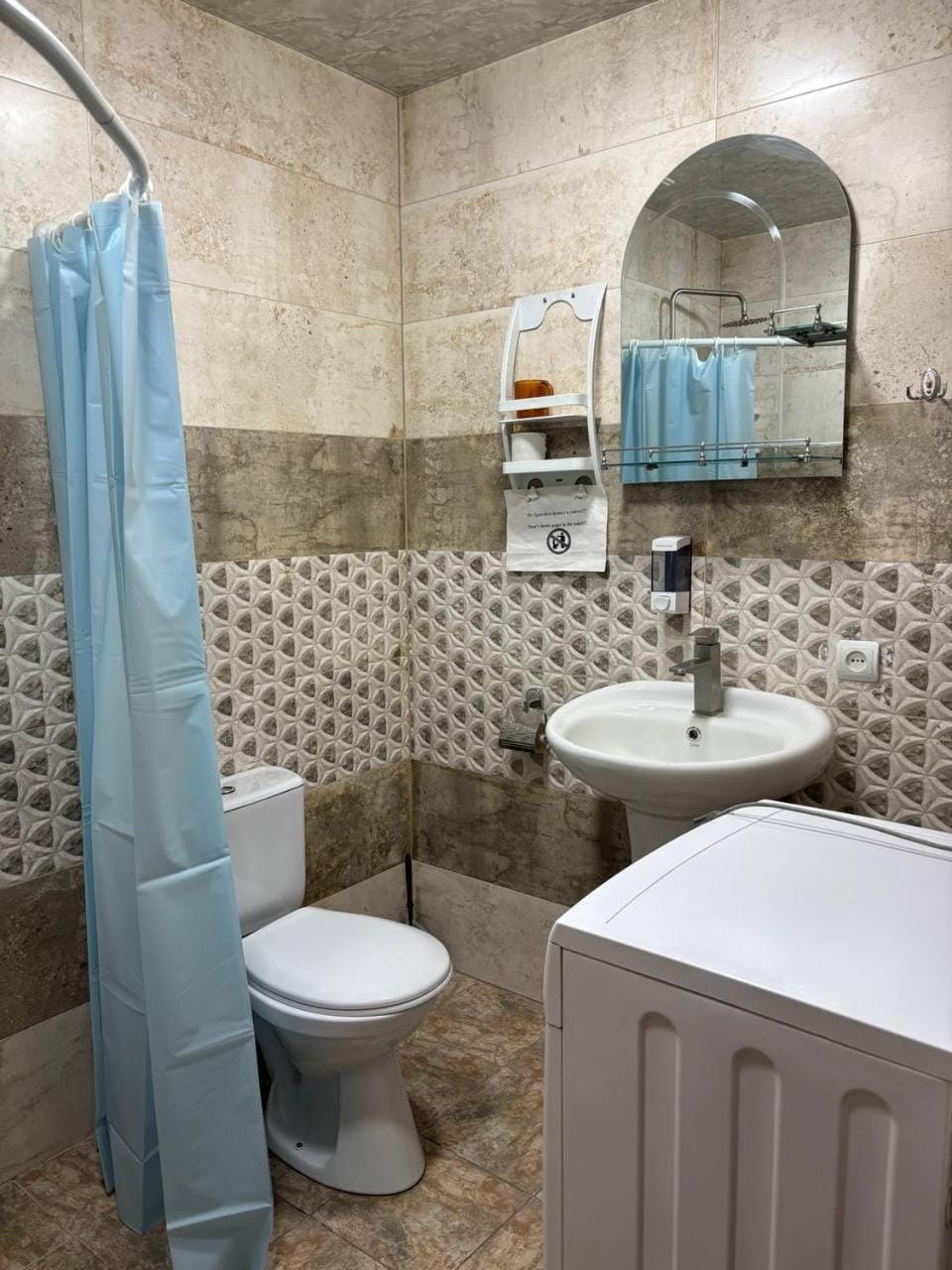 Shower, Toilet, towels