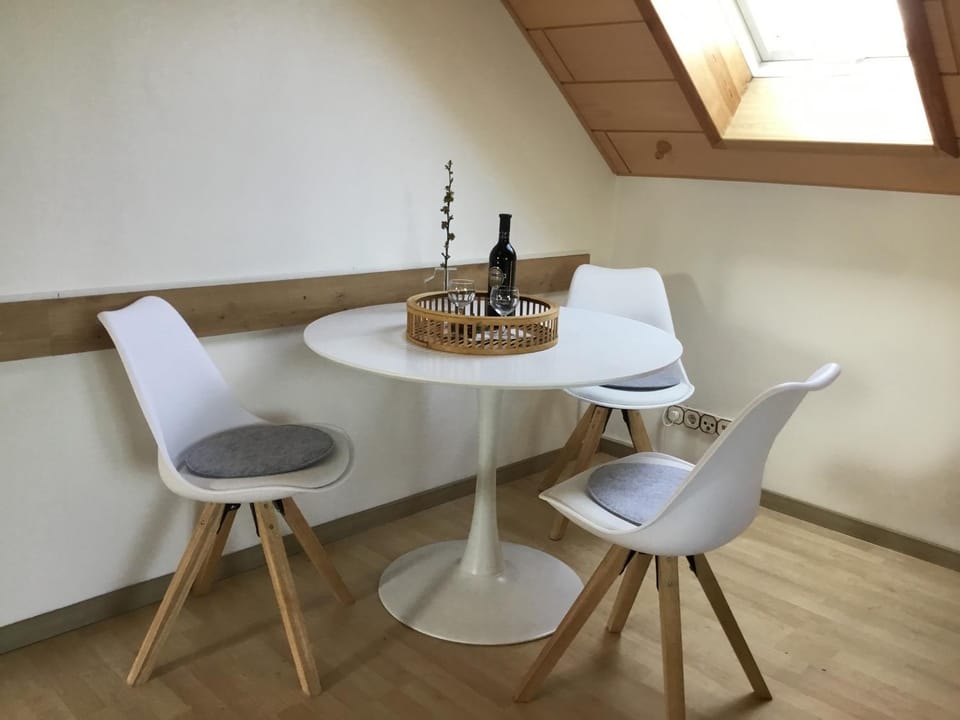 Seating area, Dining area