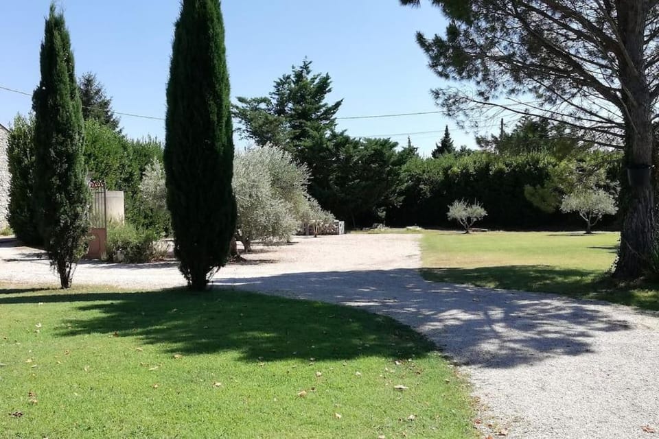 Mas de la Digue, Châteaurenard, 6 chambres, 5 sdb. Villa in Avignon