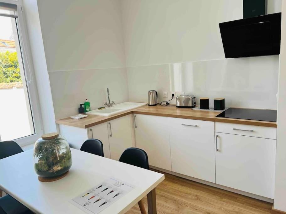 Dining area, minibar, stove