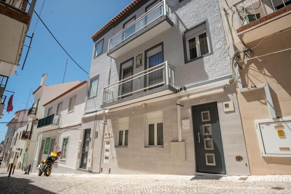 Property building, Day, Neighbourhood, Street view