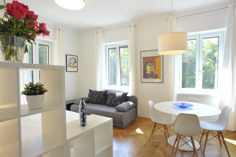 Living room, Seating area, Dining area