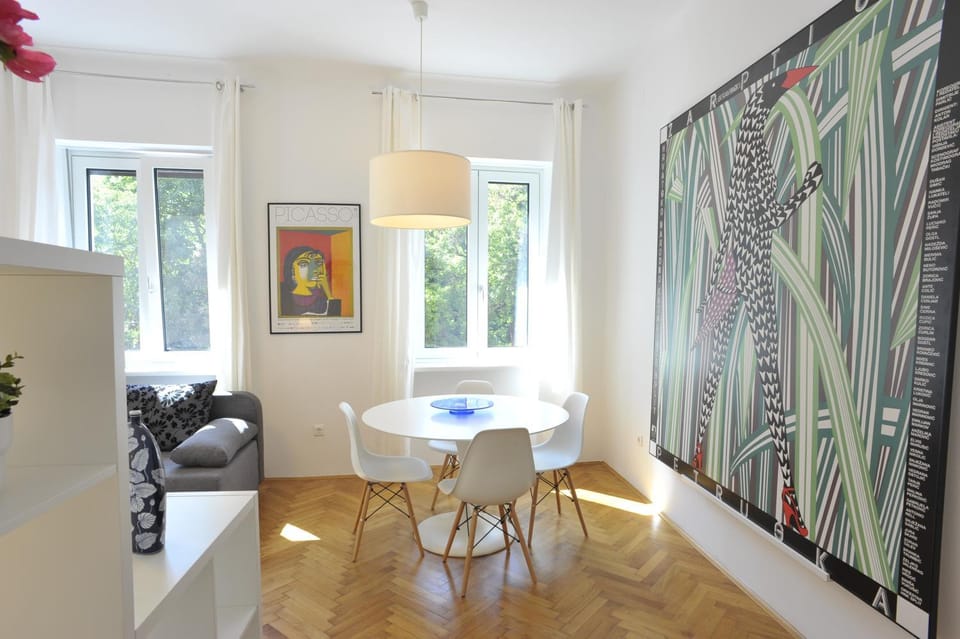 Living room, Decorative detail, Seating area, Dining area