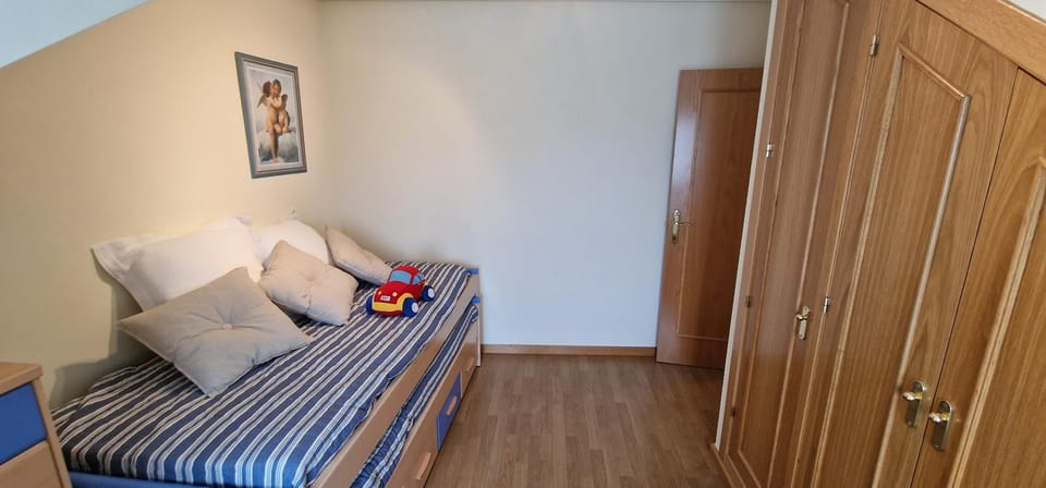 Bed, Photo of the whole room, Bedroom, wardrobe