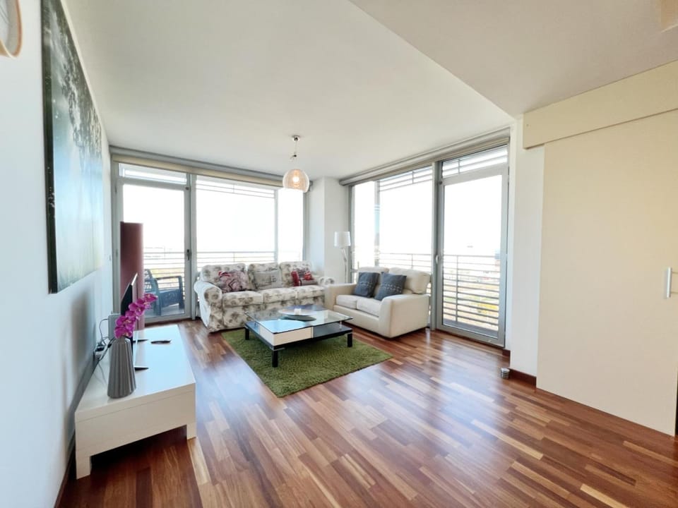 TV and multimedia, Living room, Photo of the whole room, Seating area