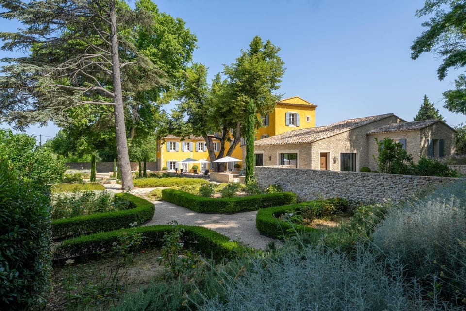 Property building, Natural landscape, Garden, Garden view