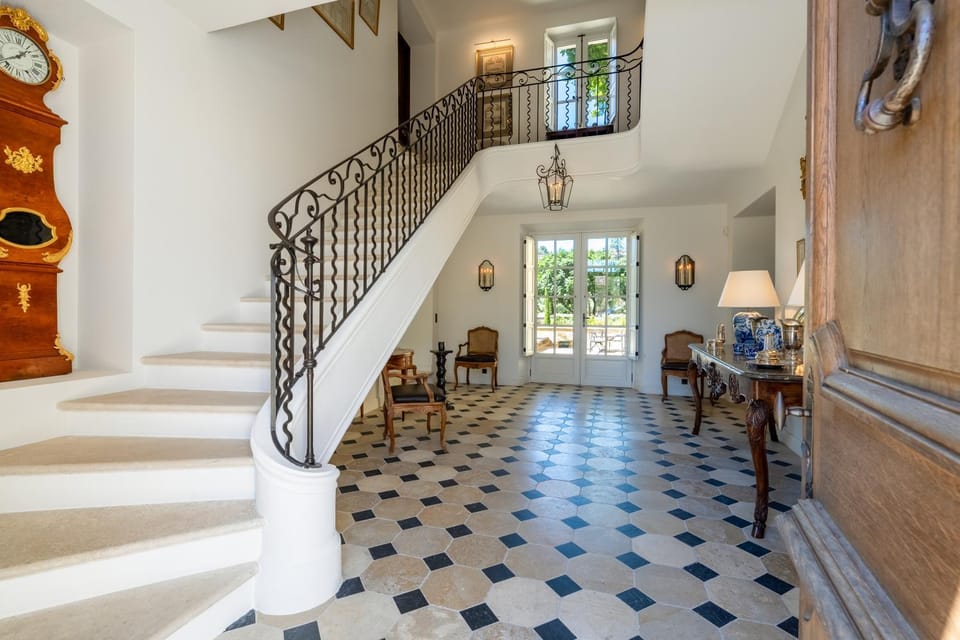 Property building, Decorative detail