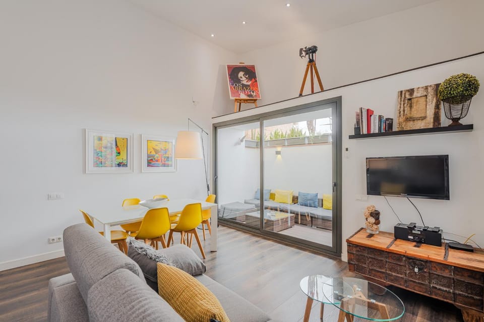 Communal lounge/ TV room, TV and multimedia, Living room, Seating area