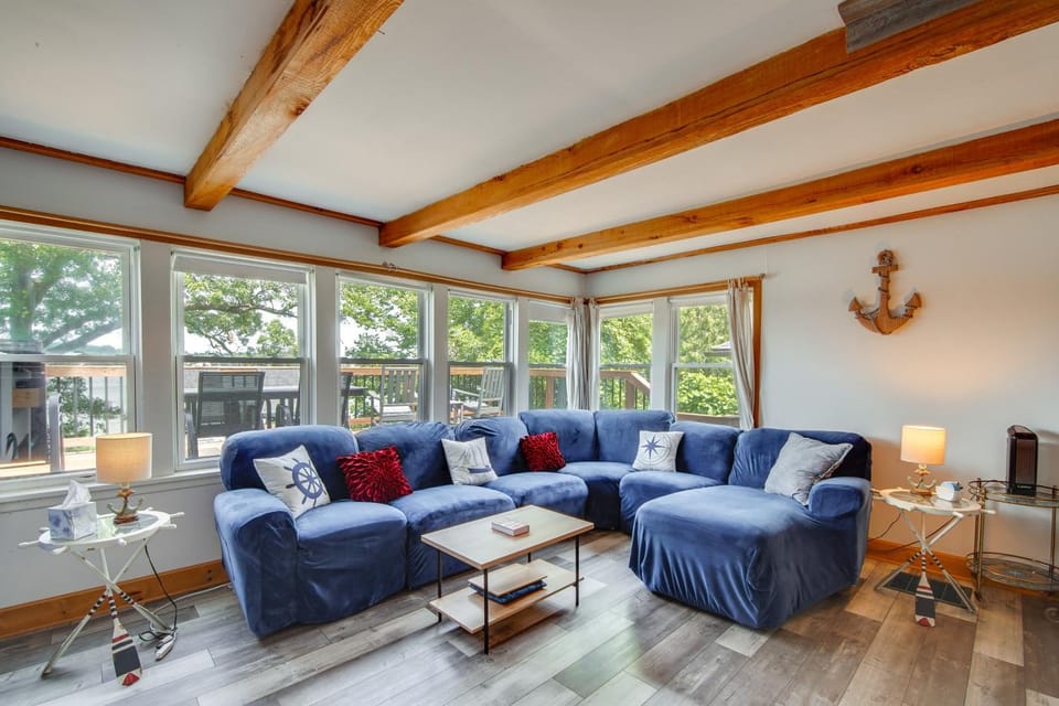 Waterfront Fox Lake Vacation Rental w/ Fire Pit! House in Fox Lake