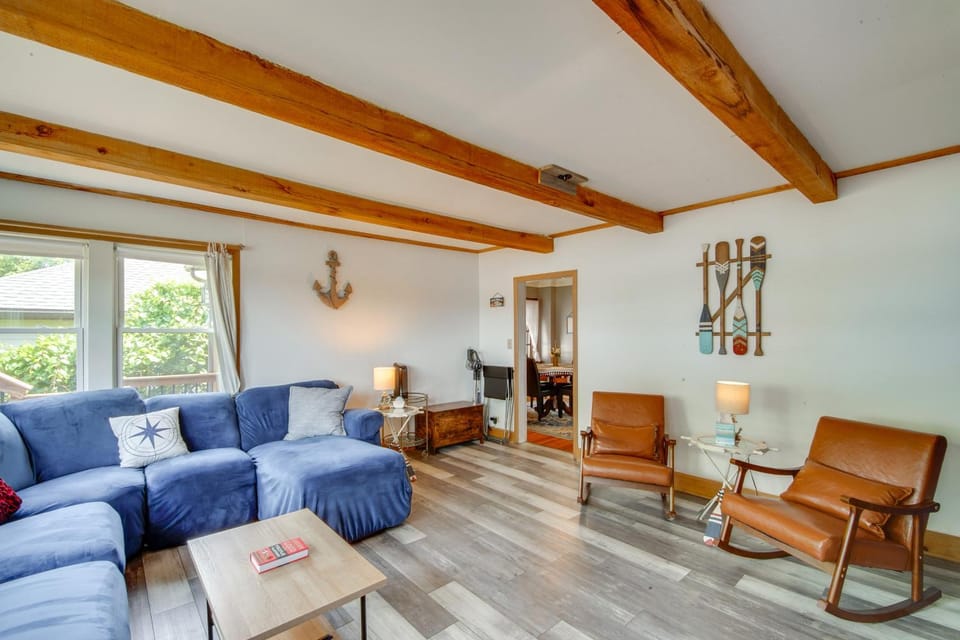 Waterfront Fox Lake Vacation Rental w/ Fire Pit! House in Fox Lake